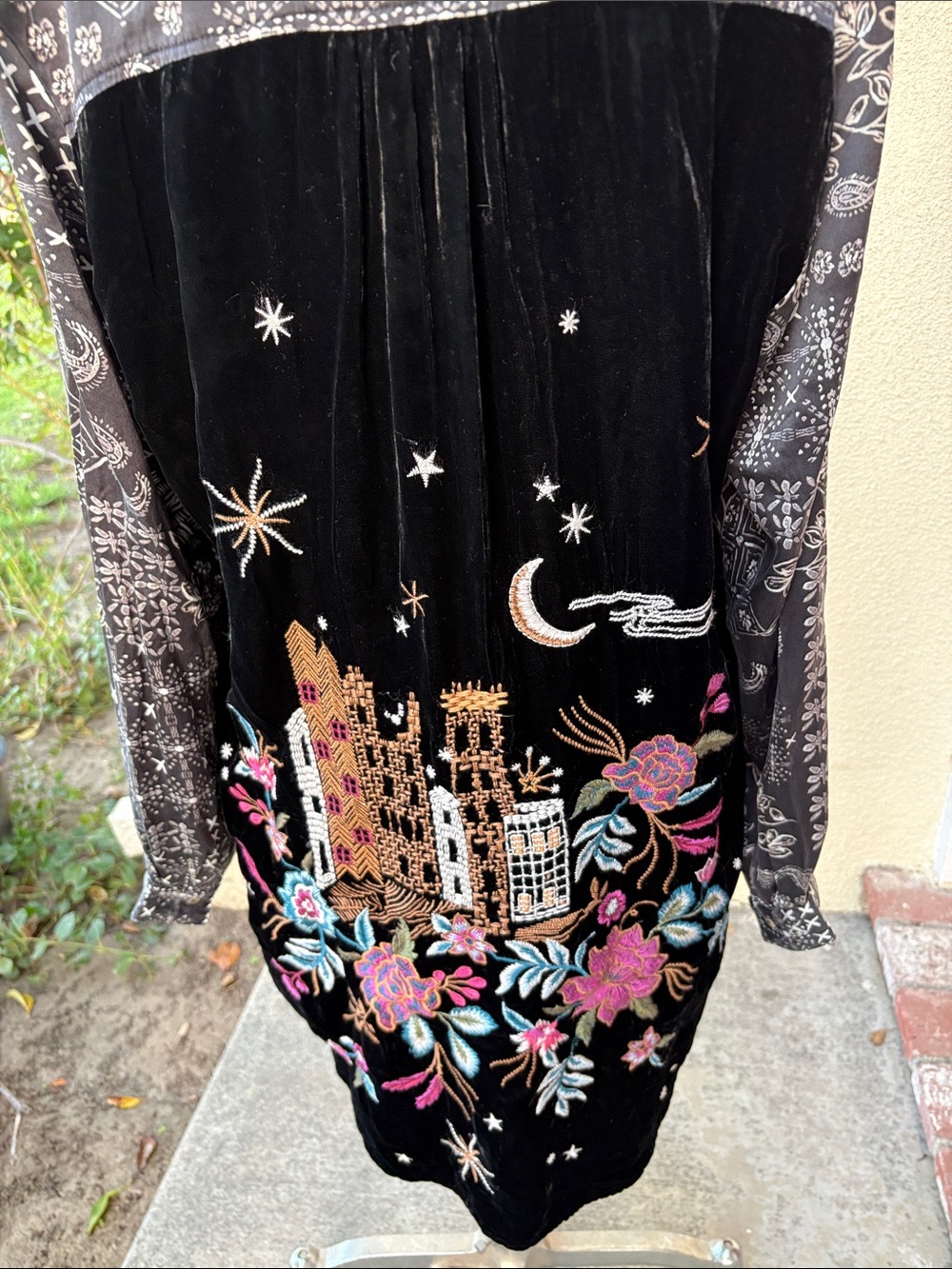 Johnny Was Workshop 100% Silk Embroidered plush Velvet Blouse/Tunic. Worn once - Picture 9 of 15